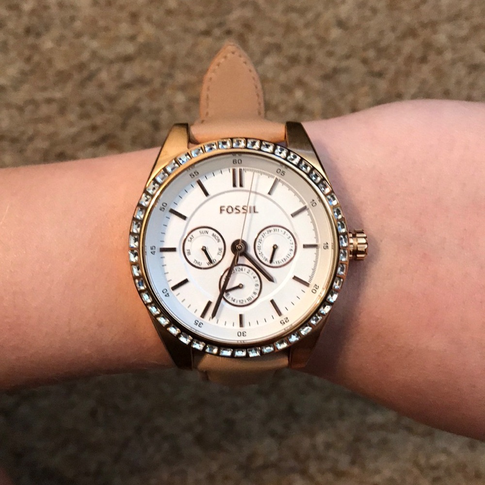 Rose gold Fossil watch